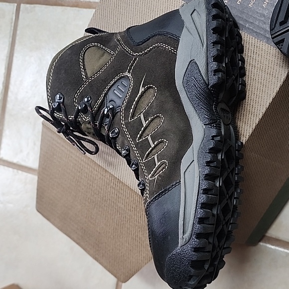 NWT Cabela\'s Snow Runner 2.0